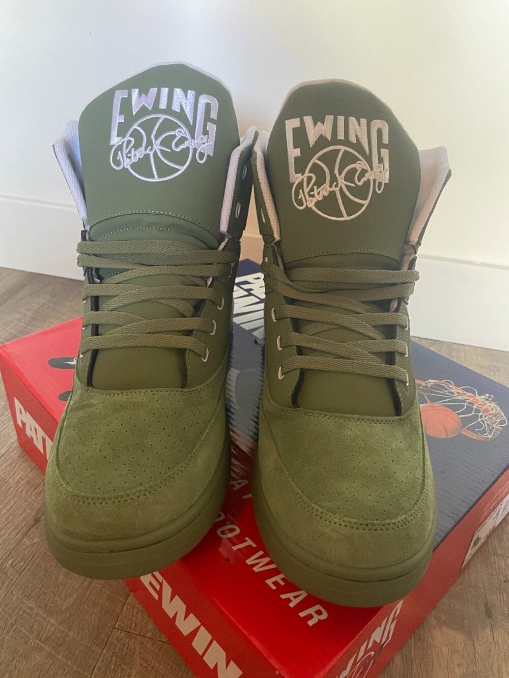33 HI OG Basketball Shoes in Loden Green/White
